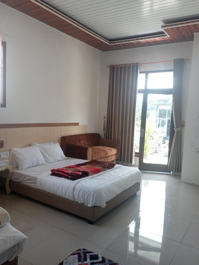 Villa Madinna Dieng Diyeng Exterior photo